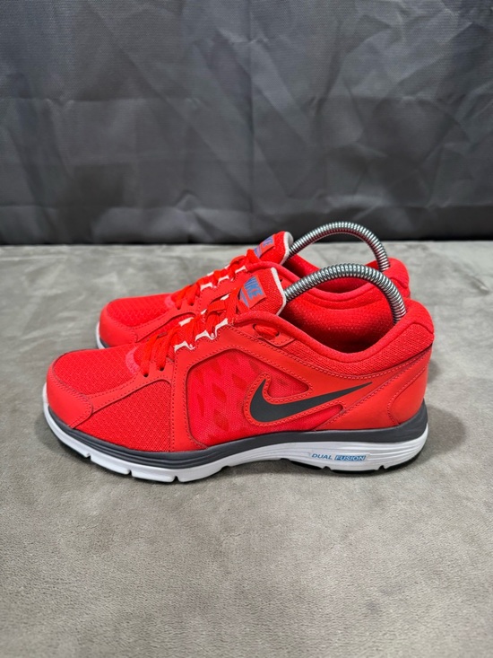 Nike Dual Fusion Sneakers - Picture 2 of 11